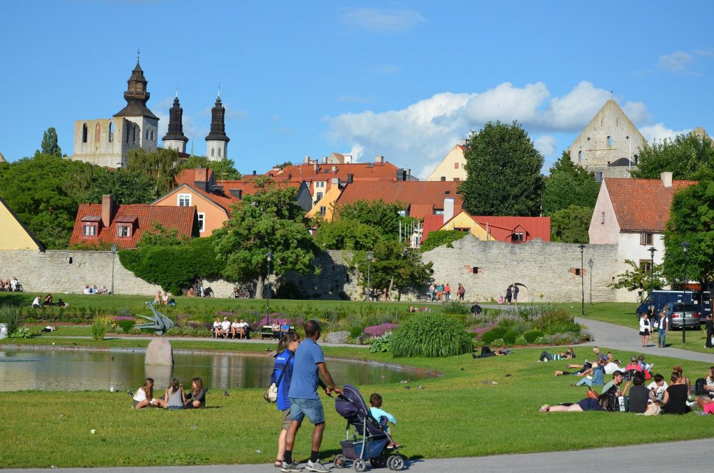 Bild på Visby och ringmuren